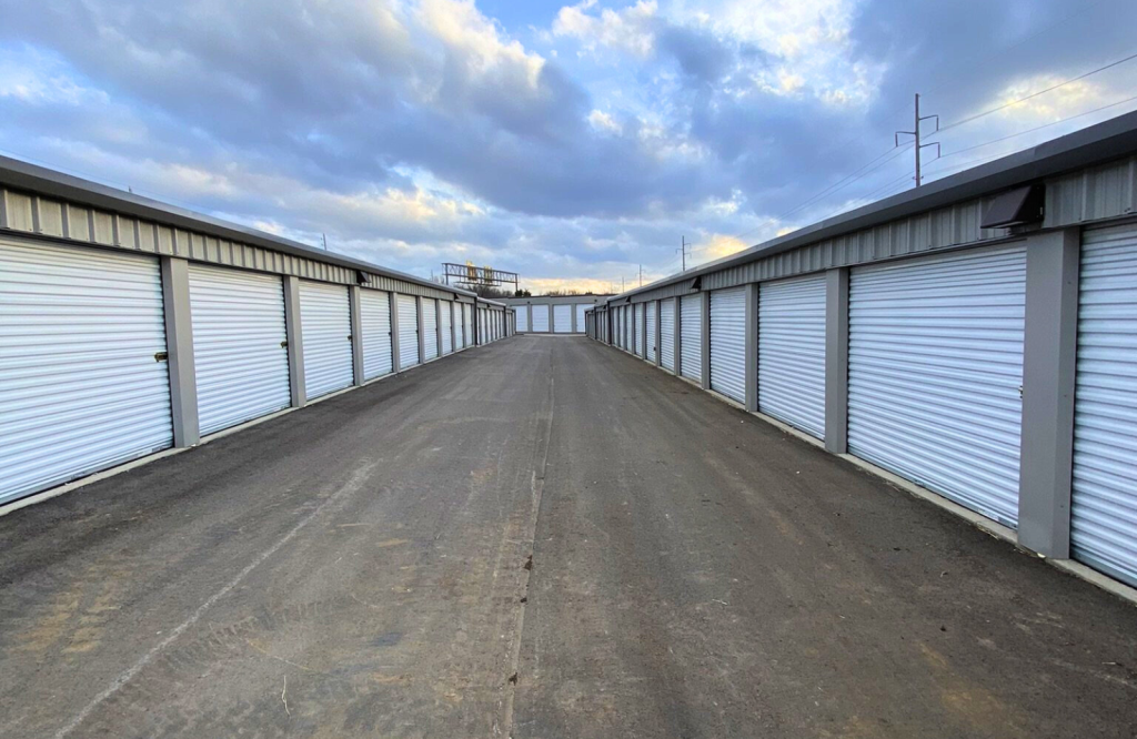 exterior storage units at kansas city north storage